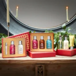 MOLTON BROWN Fiery Pink Pepper Travel Gift Set -Molton Brown Verkaufs-Shop 1469428 MOLTON BROWN Fiery Pink Pepper Travel Gift Set.6827cd91