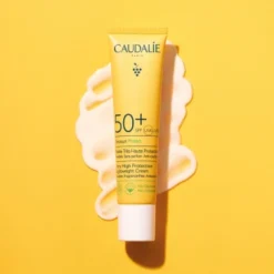 CAUDALIE Vinosun Very High Protection Lightweight Cream SPF 50+ 40 Ml -Molton Brown Verkaufs-Shop 2575248 CAUDALIE Vinosun Very High Protection Lightweight Cream SPF 50 40 ml.64e4eee3